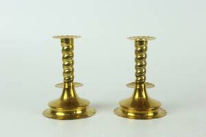 LJUSSTAKAR, ett par, mässing, barockstil