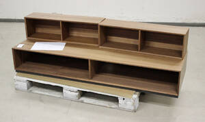 TV-modul samt bogkasser 3