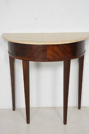 Halvbord med marmorskiva