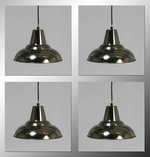 Et sæt på fire pendler af gunmetal lakeret metal, model Station. 4