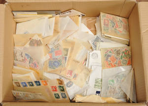 Papkasse med frimærker
