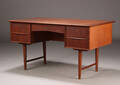 Dansk møbelproducent. Fritstående skrivebord, teaktræ