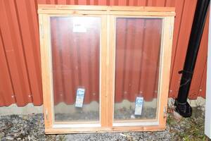 Fönster med karm, karmmått 98x105 cm