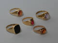 Fem vintage ringe af 8, 14 og 18 kt. guld. 5