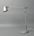Vibia Diva arkitektlampe i grå.