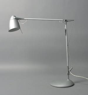 Vibia Diva arkitektlampe i grå.