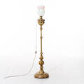 Golvfotogenlampa