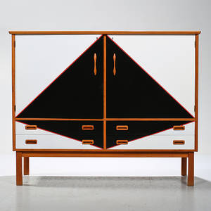 SIDEBOARD