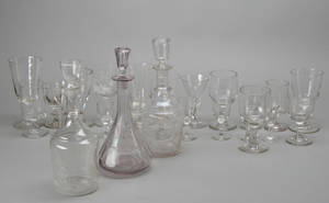 Diverse ældre glas og karafler 25