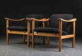 Hans J. Wegner. Par lænestole af eg 2 