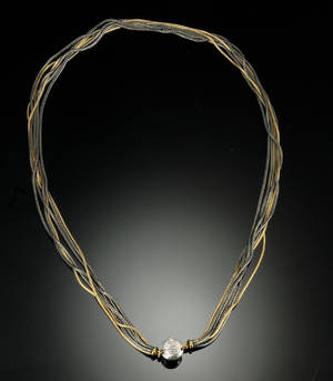 Ole Lynggaard. Kuglelås og collier 2