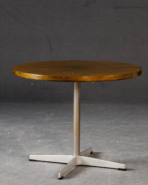 Arne Jacobsen, Sofatisch für Fritz Hansen