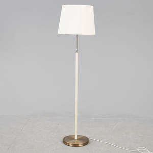 GOLVLAMPA