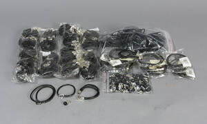 Samling bijouteri bl.a. halskæder, armbånd  charms ca. 310