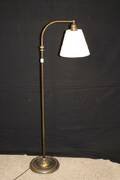 GOLVLAMPA, HÖJ O SÄNKBAR, MÄSSING