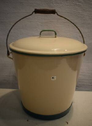 Kockums hink med lock 43