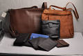 Parti tasker og punge af skind og læder, 45 stk.