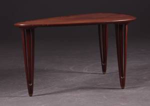 Trekantet sofabord af teak, B. C. Møbler