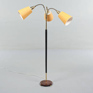 GOLVLAMPA