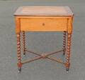 Damsminkbord med Låda  Hjultrissor Barockstil 1800-tal