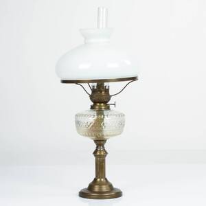 BORDSFOTOGENLAMPA fot i mässing, slipat oljehus