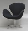 Arne Jacobsen. Svanen. Lounge stol med sort Hallingdal uld, model 3320