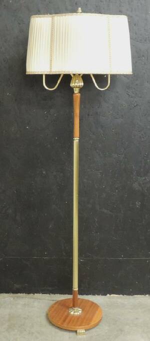 Golvlampa Höjd 160cm