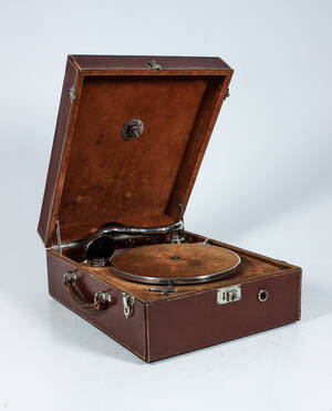 Resegrammofon Olotonal Path i läderfodral