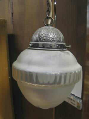 Hallampa, Glas