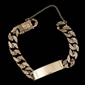 ARMBAND