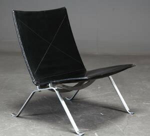 Poul Kjærholm. PK-22 lænestol, sort læder