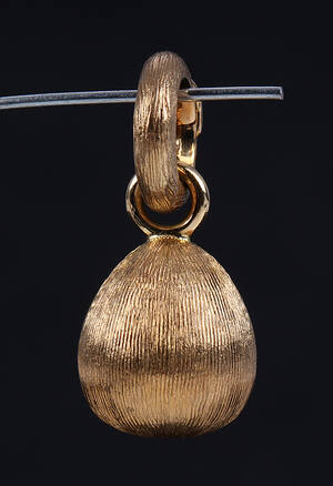 Ole Lynggaard. Sweet Drops charm i 18 kt. rødguld