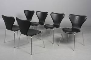 Arne Jacobsen 1902-1971. Sæt på seks stole syveren , model 3107, nybetrukket med sort Savanne læder 6