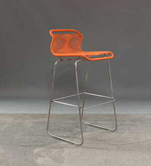 Verner Panton. VP ONE barstol i farven Burma