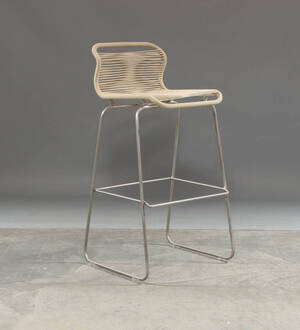 Verner Panton. VP ONE barstol i farven Latte