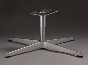 Arne Jacobsen Fod til Svanen. Fritz Hansen 2004.