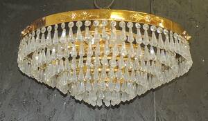 Kristalltaklampa 