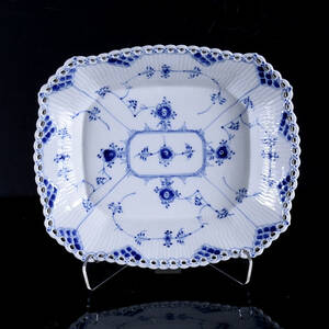 UPPLÄGGNINGSFAT, Musselmalet, helblond, Royal Copenhagen. Danmark.