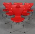 Arne Jacobsen 1902-1971. Sæt på seks stole syveren , model 3107, nybetrukket med rødt læder 6