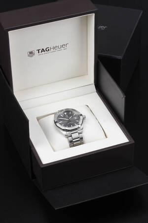 Tag Heuer Aquaracer Calibre 5. Herreur i stål, fra 2017.