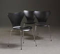 Arne Jacobsen, 1902-1971. Tre stole, model 3107 3