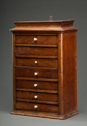 Miniature chiffoniere af mahogny