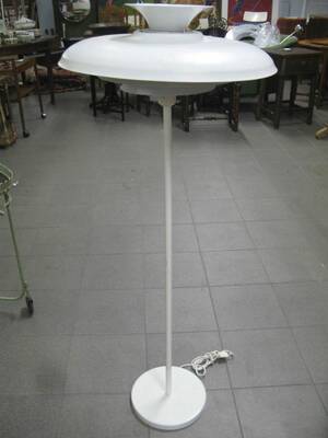 Golvlampa, Plåt