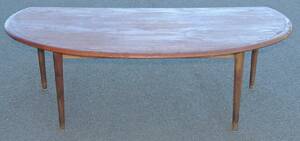 Teaksoffbord Halvmåneformat 1950-60-tal Skiva 150x75cm Höjd 50cm