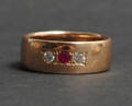 Ring med rubin og 2 hvide safirer, 14 kt. guld