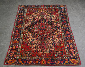 Persisk Bakhtiari tæppe, 200x133 cm.