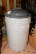 Plasttunnor 2 st