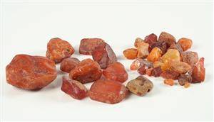 Samling uforarbjedet rav, ca. 150 g.