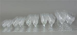 Samling krystalglas med krydsslibninger 45