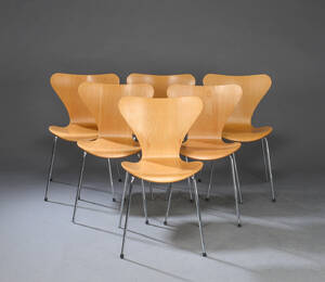 Arne Jacobsen. Sæt på seks syver stole, model 3107 i ahorn 6